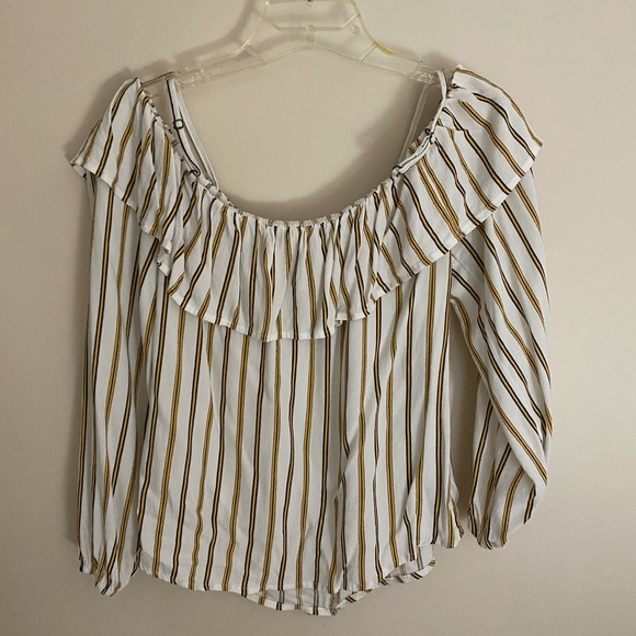 Off the Shoulder Yellow & Black Shirt - Picture 12 of 15